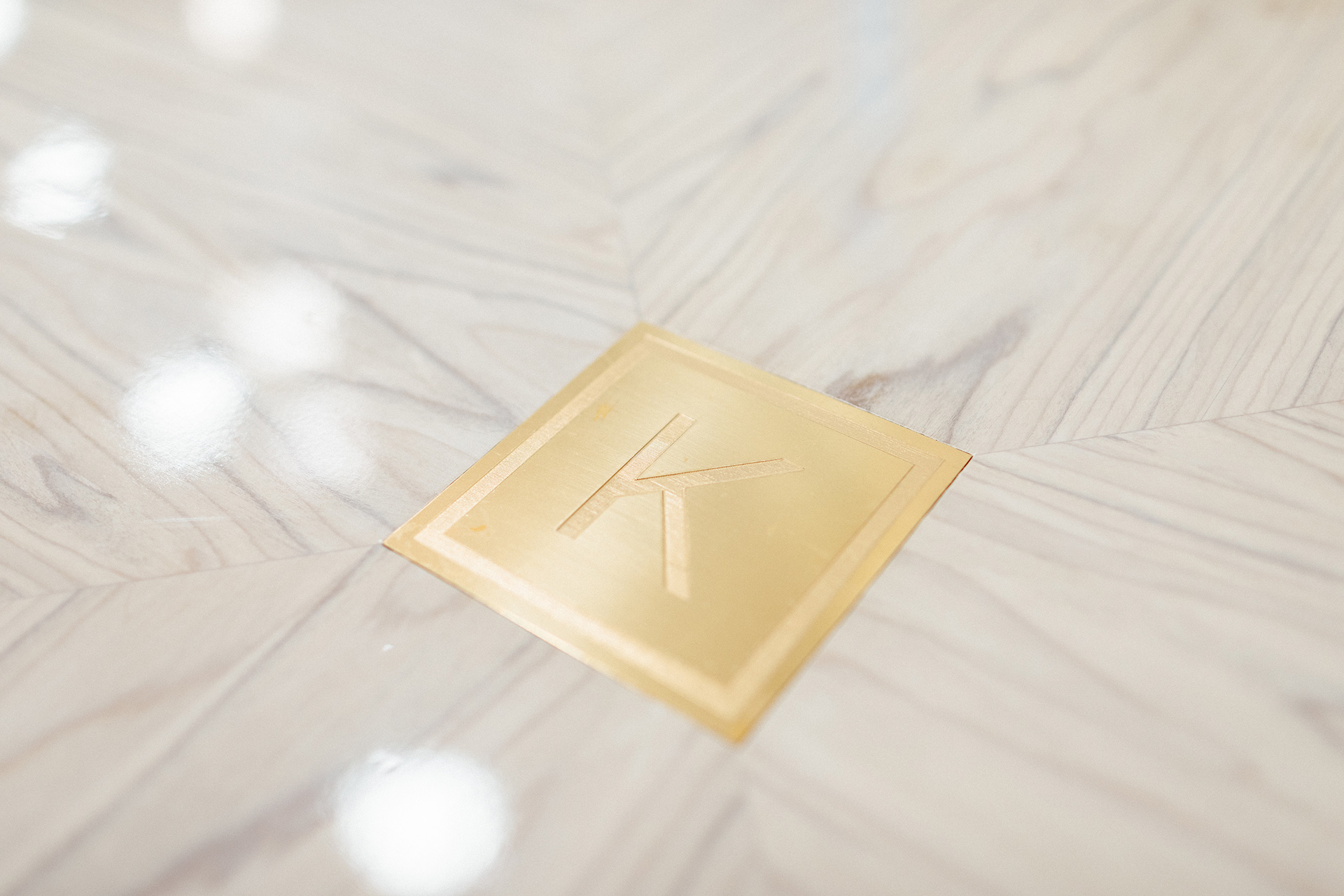 Goldenes Branding-Detail